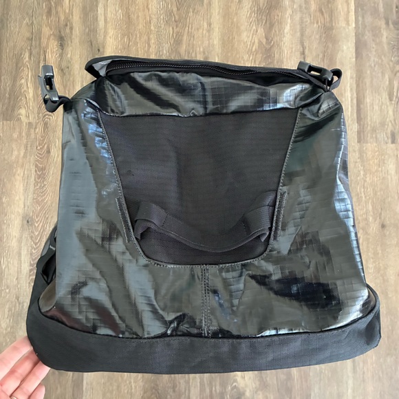 Patagonia Black Hole Duffel Bag 70L - Picture 5 of 12